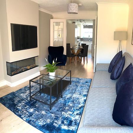 3 Bedroom - 2 Bathroom Townhouse In Corstorphine Near Murrayfield Stadium - Direct Bus To Edinburgh City Centre In 20 Minutes - Two Private Parking Spaces - Private Sunny Garden - Recently Refurbished Εξωτερικό φωτογραφία
