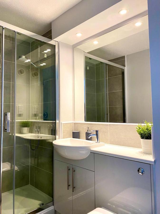 3 Bedroom - 2 Bathroom Townhouse In Corstorphine Near Murrayfield Stadium - Direct Bus To Edinburgh City Centre In 20 Minutes - Two Private Parking Spaces - Private Sunny Garden - Recently Refurbished Εξωτερικό φωτογραφία